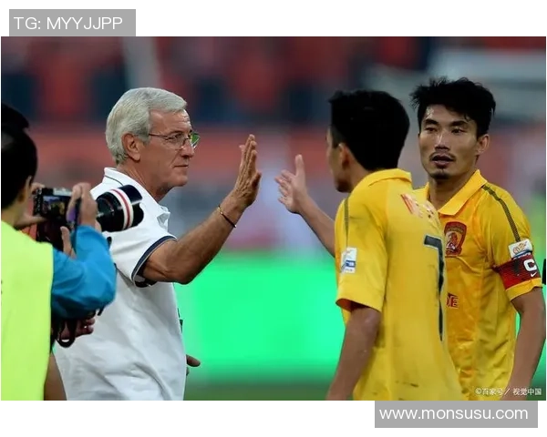 足球明星同框瞬间记录梦想与荣耀的时刻 足球明星同框瞬间记录梦想与荣耀的时刻