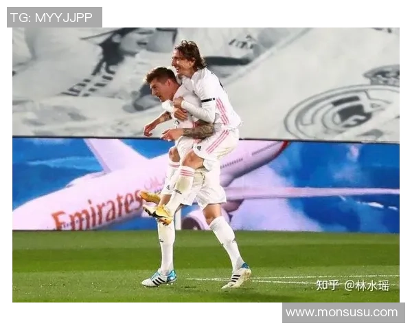 足球明星进球庆祝方式大揭秘各具特色的庆祝动作背后的故事与意义 足球明星进球庆祝方式大揭秘各具特色的庆祝动作背后的故事与意义